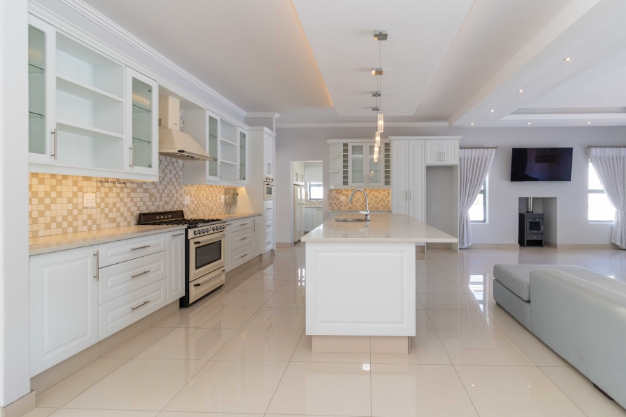 5 Bedroom Property for Sale in Val De Vie Estate Western Cape